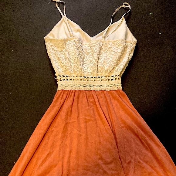 Small rue 21 summer/spring flowy dress - Picture 2 of 4